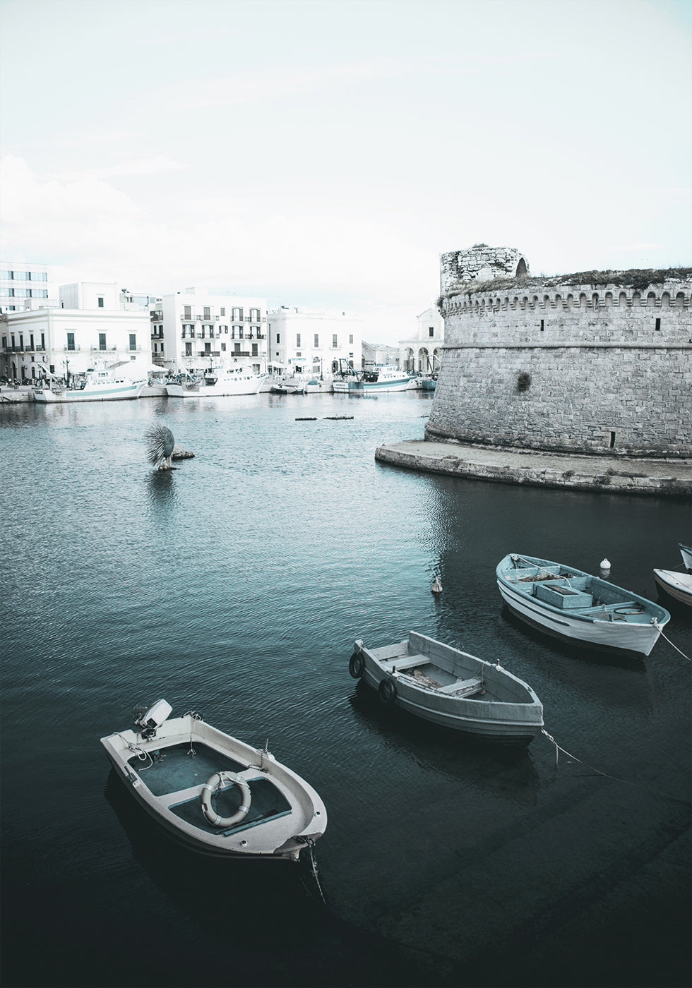 Poster Boote mit Blick auf Apulien 