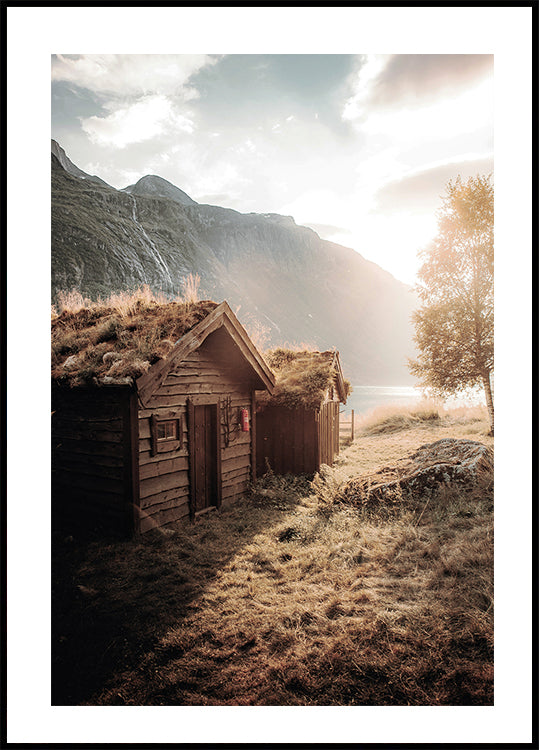 Poster Rustikale Häuser bei Sonnenuntergang von Lovatnet Lake 